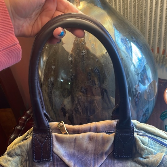 YVES  Saint Laurant Very large Purple Muse  Bag  18 “ X 12”. - Picture 5 of 15